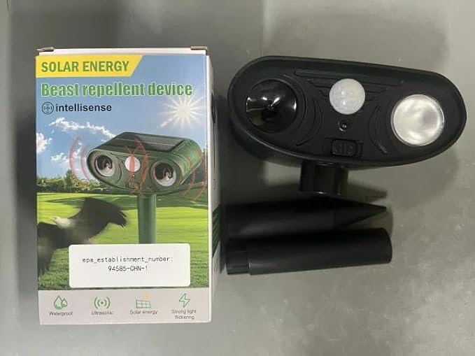 2026 Solar Ultrasonic Racoon Fortress Pro, Deer Cat Repellent Devices Animal Repeller Squirrel Rabbit Deterrent Outdoor with Motion Sensor&Flash Light to Scare Dog Skunk Out of Garden Yard(4Pack)