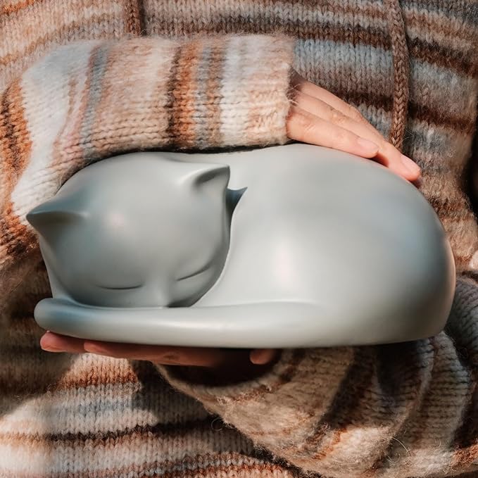 Cat Urn, Gray Resin, Sleeping Kitty Pet Memorial Keepsake Funeral Urn for Cats Ashes, Up to 8kg, 7.87 x 7.87 x 3.15 inches