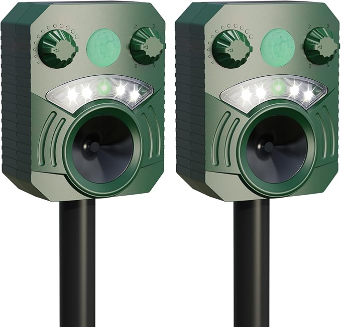 Solar Powered Animal Repeller Ultrasonic Dog Deterrent Waterproof Cat Repellent Outdoor Squirrel Deer Racoon Fox Control Device with RIP Sensor Flashing Light and 5 Modes
