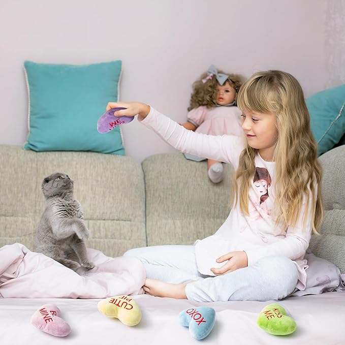 MALLMALL6 5Pcs Valentine’s Day Conversation Heart Catnip Toys Gift for Cat, Indoor Kitten Chew Bite Kick Plush Candy Catmint Pet for Cat Lover Gifts, Cute Interactive Cat Supplies for Pet Presents