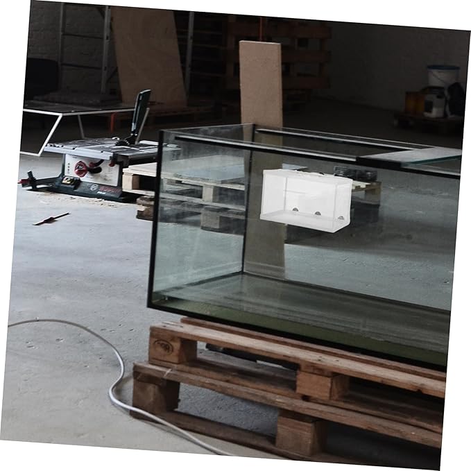 Large Size Aquarium Isolation Box Fish Breeding Tanks Net Fish Box Suction Cup