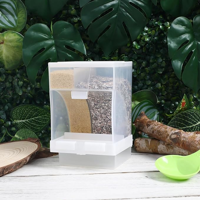 POPETPOP Automatic Bird Feeder for Cage: Parrot Feeder with Spoon No Mess Bird Feeder Transparent Parakeet Feeder Bird Food Dispenser for Cockatiel Cockatoos, 16.50X10.60X10.00CM