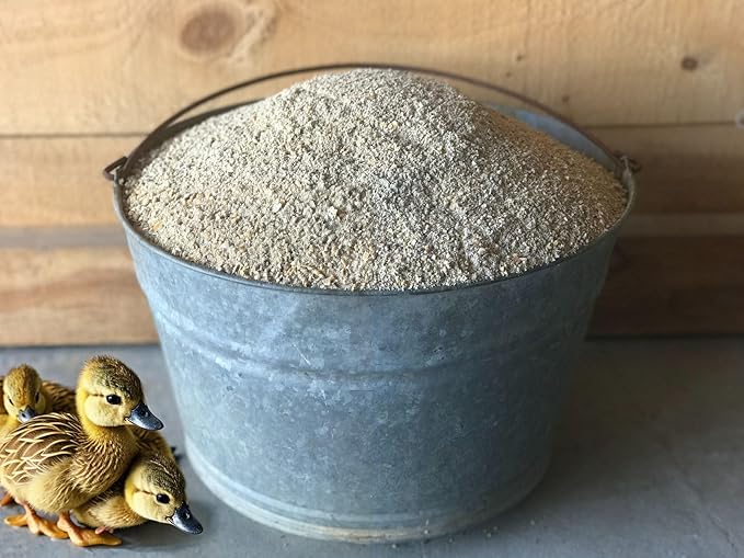 Non-GMO 10 lb Natural Gosling & Duckling Starter Feed - 22% High Protein Complete Bird Feed with Cracked Corn, Soybeans, Vitamins & Probiotics Formula for Healthy Flock Growth
