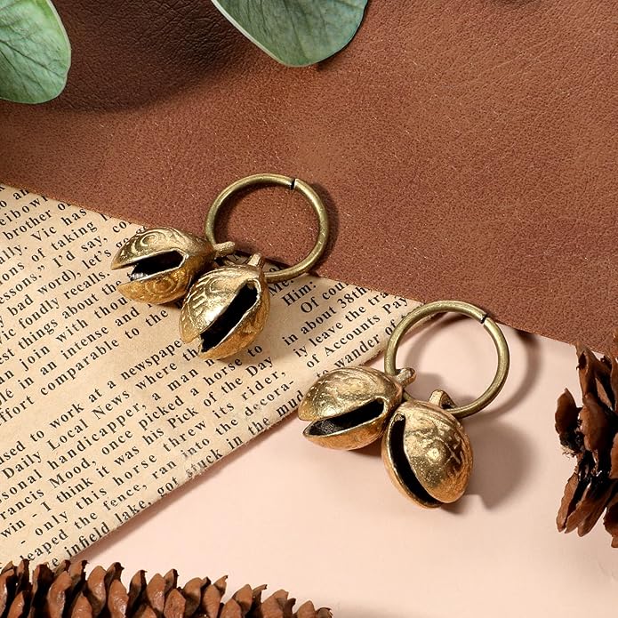 2 Pcs Bell for Cat Collar Copper Bells for Collar Pet Tracking Vintage Anti-Theft Bell Durable Brass Collars Charms for ID Pendant Tag Pet Supplies Christmas Gifts
