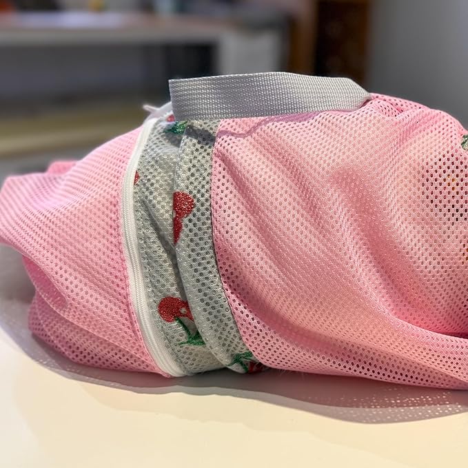 Cinf Cat Bathing Bag, Breathable Mesh Anti Scratch Adjustable Cat Grooming Bag for Nail Trimming, Bathing Soft Cat Washing Bag(Pink&Cherry) M