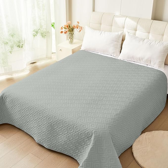 hyha Waterproof Dog Blanket, Soft Pet Bed Blankets, Waterproof Sofa Couch Cover for Dogs Washable, Reversible Pet Couch Covers for Sofa Furniture (82x102 Inch, Grey/Dark Grey)