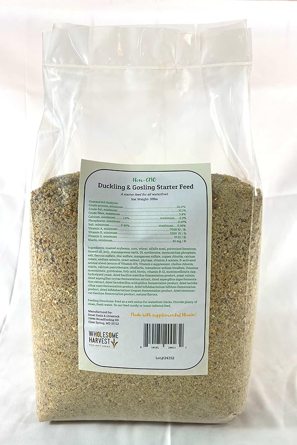 Non-GMO 10 lb Natural Gosling & Duckling Starter Feed - 22% High Protein Complete Bird Feed with Cracked Corn, Soybeans, Vitamins & Probiotics Formula for Healthy Flock Growth