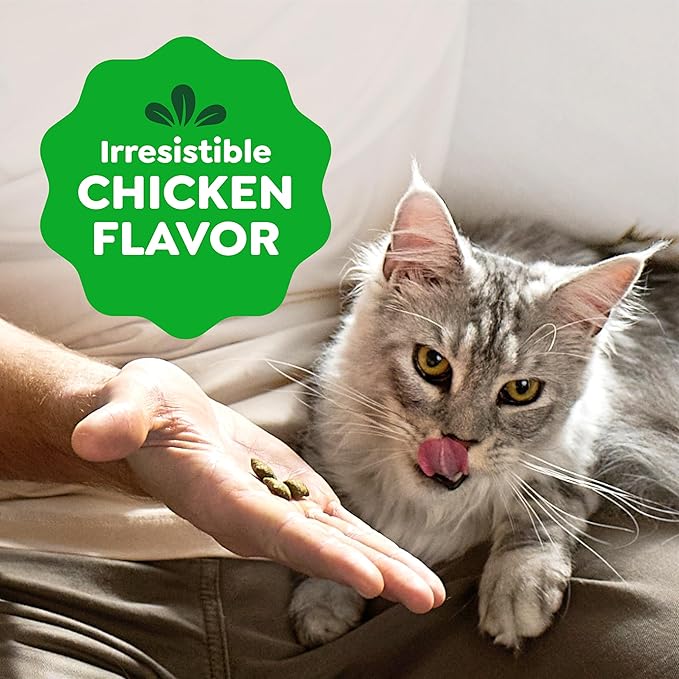 Greenies Cat Treats, Feline Smartbites, Skin & Fur Health, Crunchy and Soft Cat Treats, Chicken Flavor, 16 oz. Tub