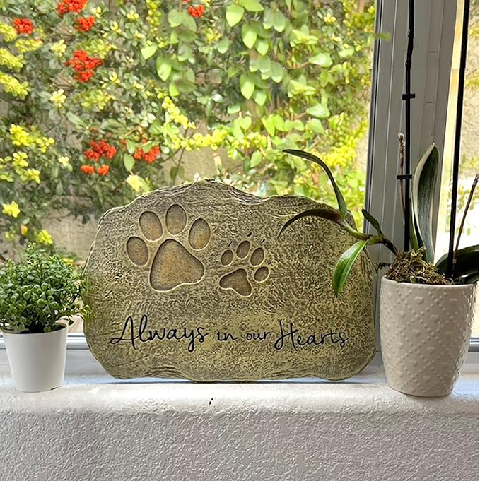 Lily's Home Pet Memorial Stone - Cat or Dog Grave Marker - Durable Waterproof Garden Memorial Stone for Indoor and Outdoor Use - Sympathy Gift for Pet Loss - Paw