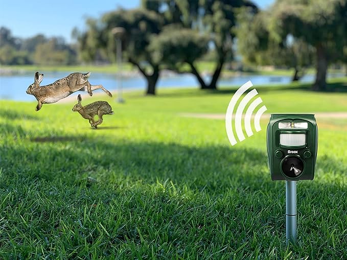 Broox 2026 Upgraded Solar Animal Repellent, Cat Repellent Outdoor, Squirrel Repellent, Deer Repellent, Ultrasonic pest Repeller, Waterproof IP 65, Motion Detection, Dog, Raccoon, Skunk, Rabbit, Rodent