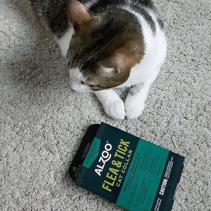 ALZOO Natural Flea & Tick Cat Collar, Helps Repel Fleas, Ticks & Mosquitoes, Plant-Based Active Ingredients, Phthalates and PVC Free, Up to 8 Months Protection, Pack of 3