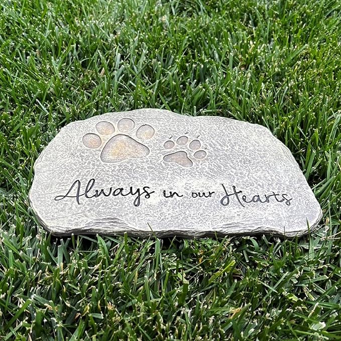 Lily's Home Pet Memorial Stone - Cat or Dog Grave Marker - Durable Waterproof Garden Memorial Stone for Indoor and Outdoor Use - Sympathy Gift for Pet Loss - Paw