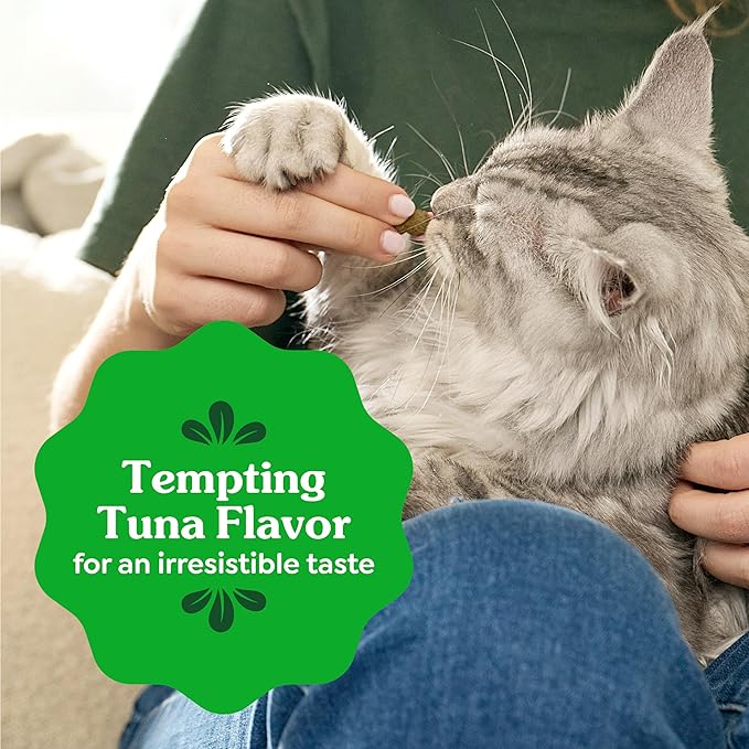Greenies Cat Treats, Veterinarian-Recommended Adult Natural Dental Cat Treats, Tempting Tuna Flavor, 21 oz. Tub