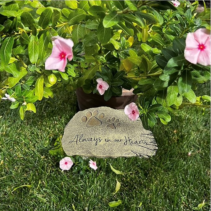 Lily's Home Pet Memorial Stone - Cat or Dog Grave Marker - Durable Waterproof Garden Memorial Stone for Indoor and Outdoor Use - Sympathy Gift for Pet Loss - Paw