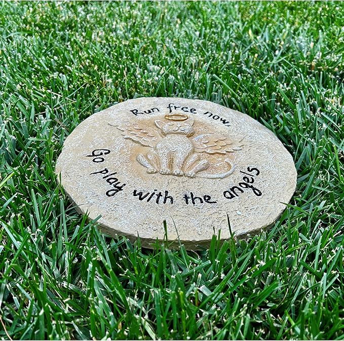 Lily's Home Pet Memorial Stone - Cat or Dog Grave Marker - Durable Waterproof Garden Memorial Stone for Indoor and Outdoor Use - Sympathy Gift for Pet Loss - Kitty Angel